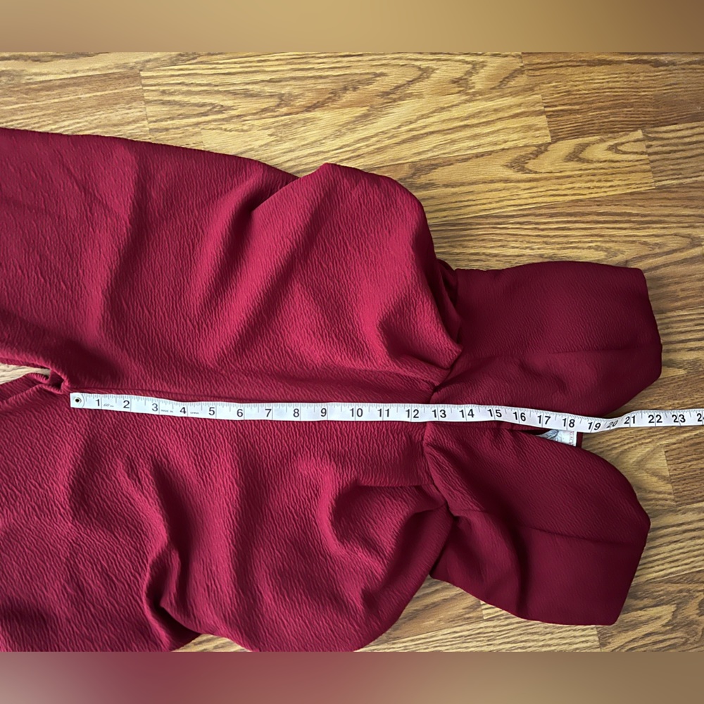 Burgundy V cut strapless romper with pockets- medium